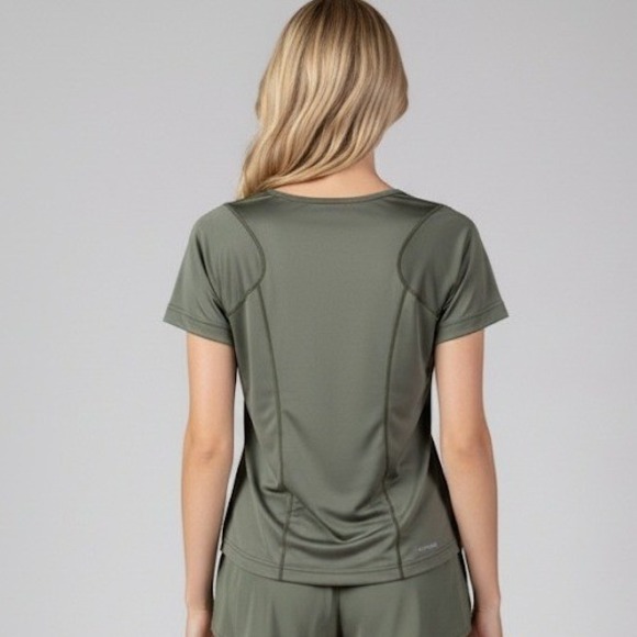 The North Face Women's‎ Green Performance T-Shirt Short Sleeve FlashDry Athletic - Picture 3 of 11